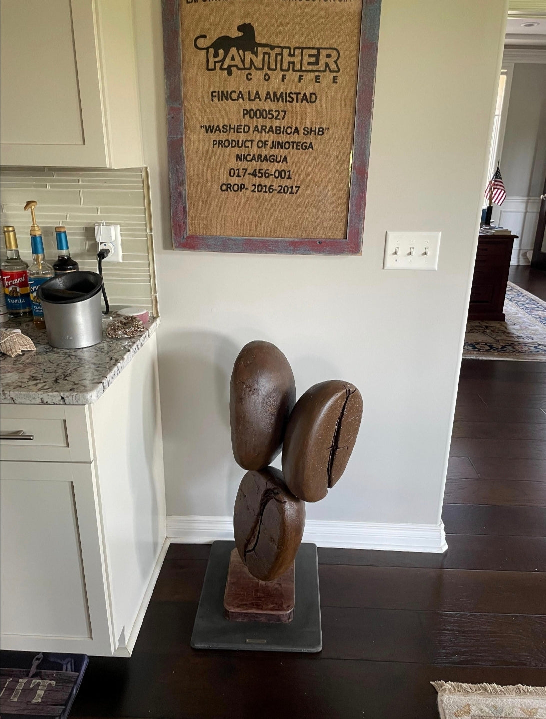 Koffieboon sculptuur groot in interieur
