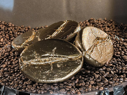 koffieboon sculpturen goud 